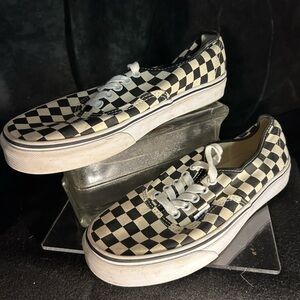 Vans Men's Checkered Black and White Sneakers